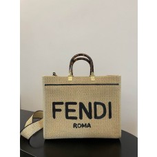 Fendi Sunshine Medium Shopper In Natural Straw Black